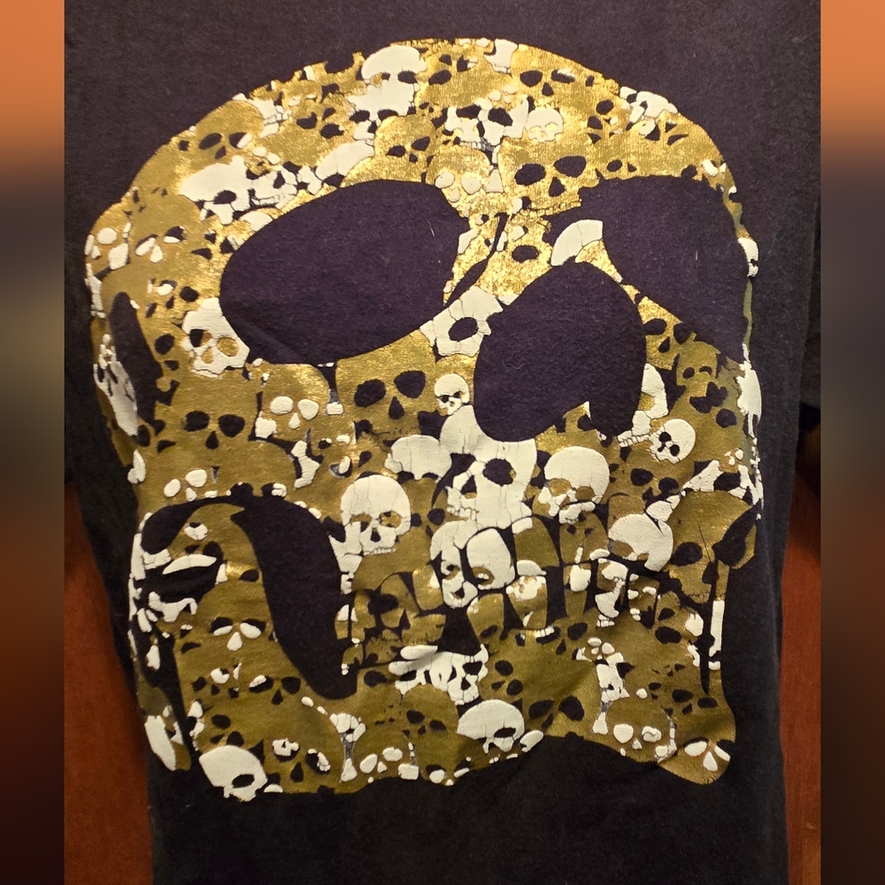 Top Heavy Black & Gold Short Sleeve Tee with Metallic Skull Design SzL - Picture 3 of 6